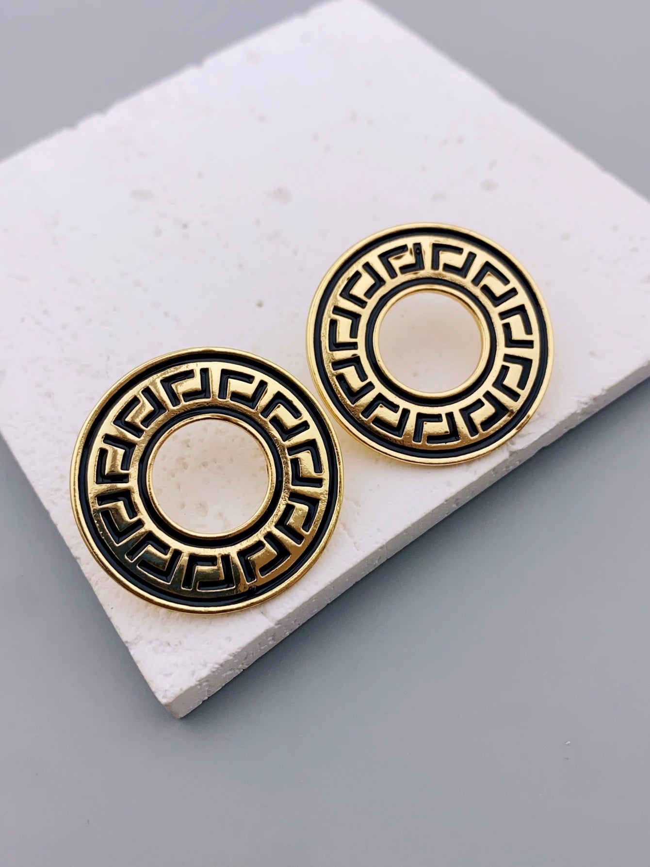 Exaggerated Lion Head Women's Earrings, Fashionable and High-quality Alloy Jewelry